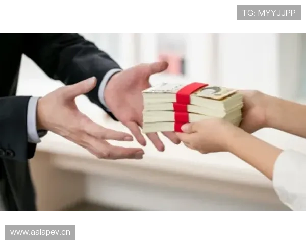 掌敏洁点一桌菜的钱，够我租房一年